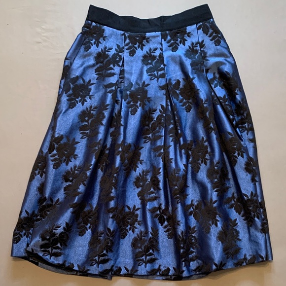 White House Black Market Dresses & Skirts - Whimsigoth Witchy White House Black Market Blue and Black Floral skirt size 14